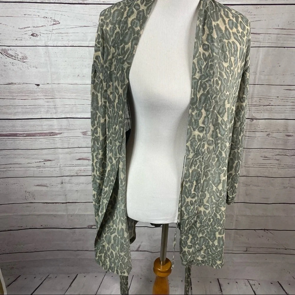 VICTORIA'S Secret animal print sheer throw on robe one size - Picture 7 of 8